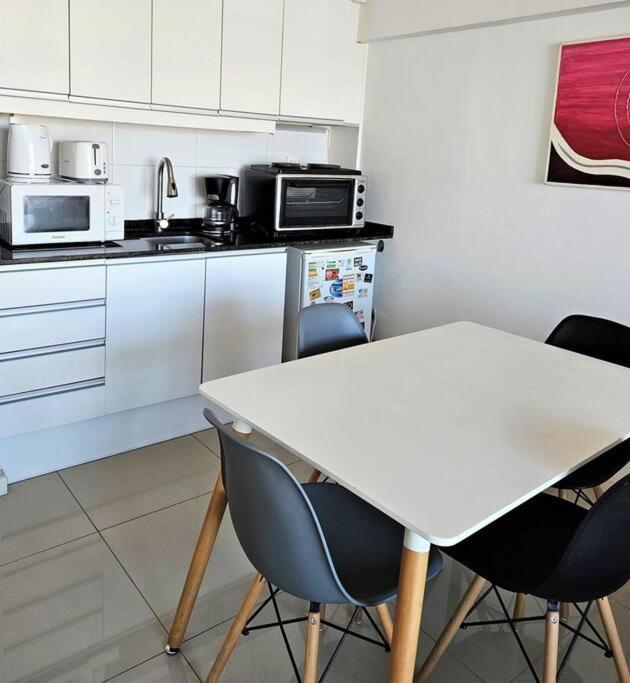 Fantastic Spot: W/parking 2 Blocks To World Trade Center, 3 To Montevideo